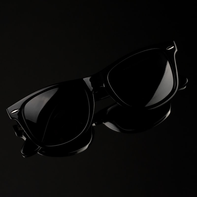 Vale Squared sunglasses in Gloss Black