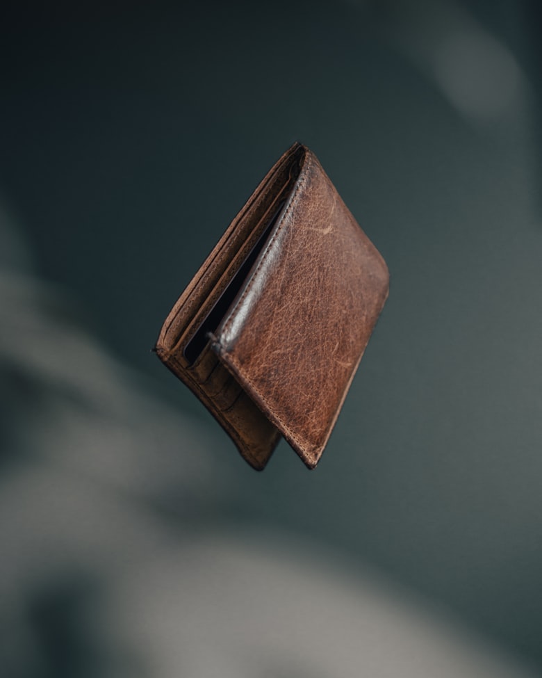 Bifold Cardholder in Cognac leather