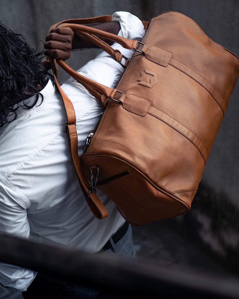 Otto Weekender Tote in Chestnut leather