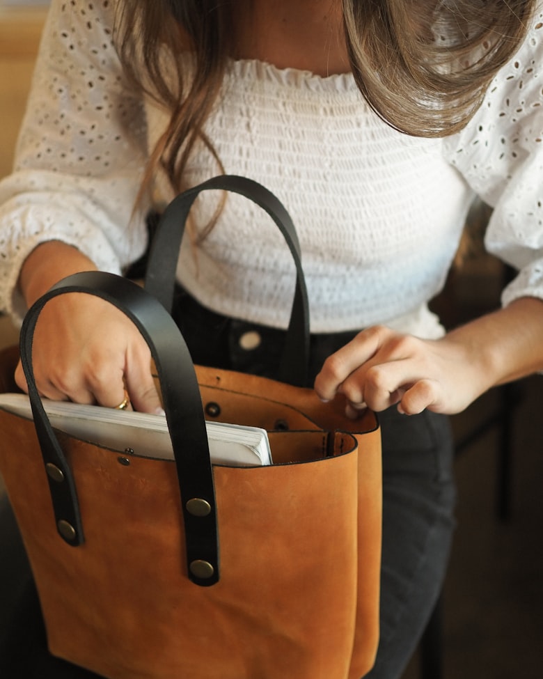 Palermo Leather Tote in Chestnut leather
