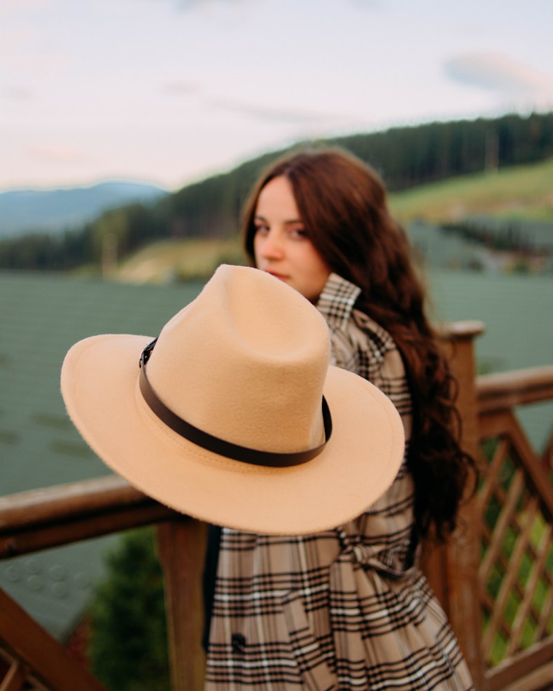 Traveller Felt Hat in Cream