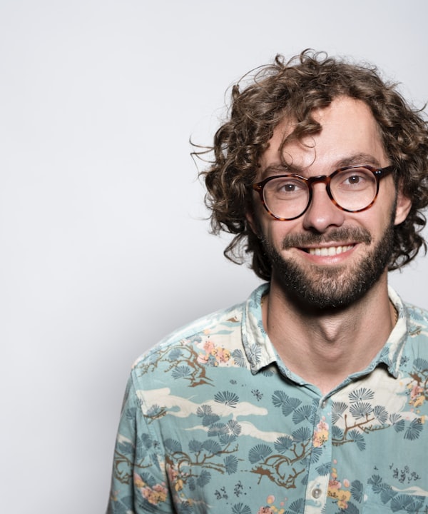 Noah Bennett, senior stylist and precision cutting specialist
