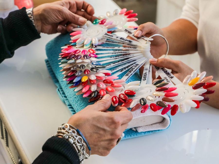 Choosing a colour from a swatch wheel